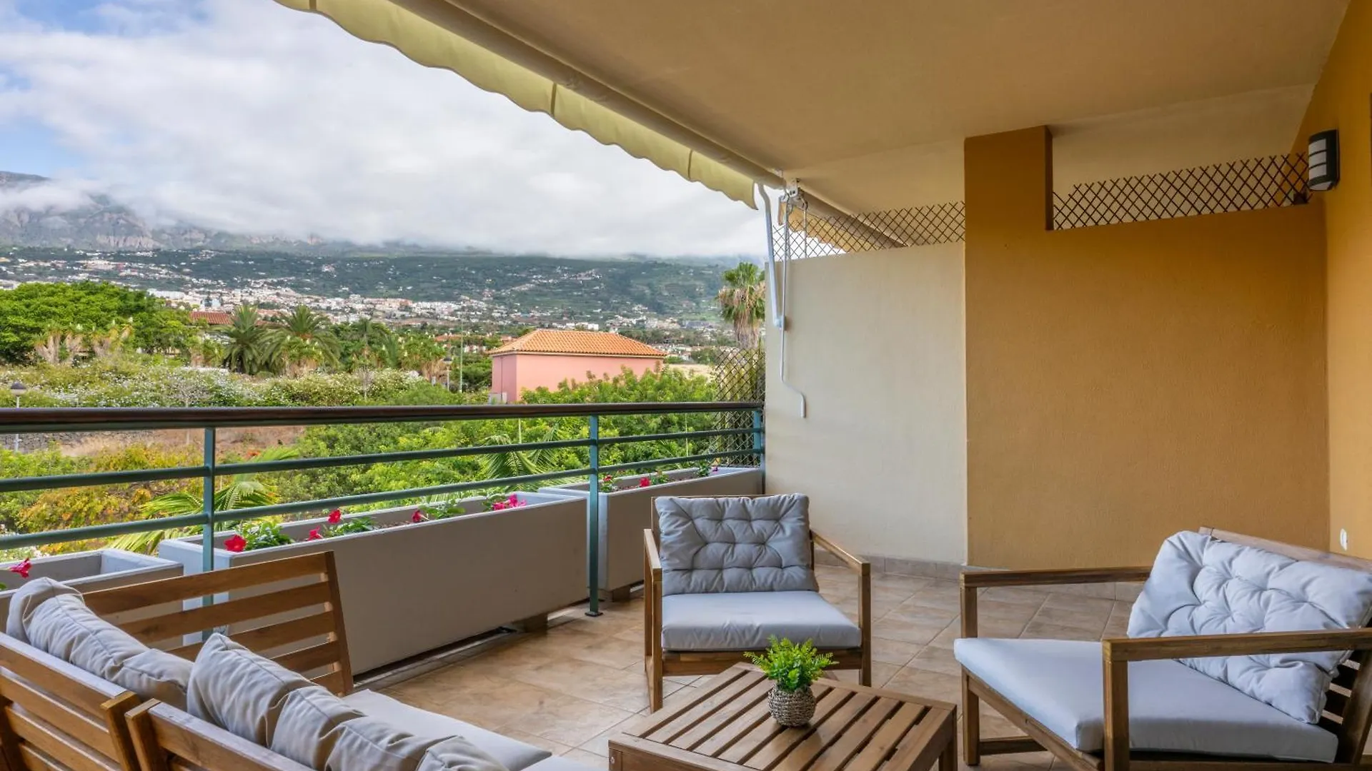Ek Renting 0*, Costa Adeje (Tenerife) Hiszpania